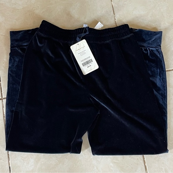 Fabletics Daria Velour Jogger. Brand new, never used - Picture 1 of 6